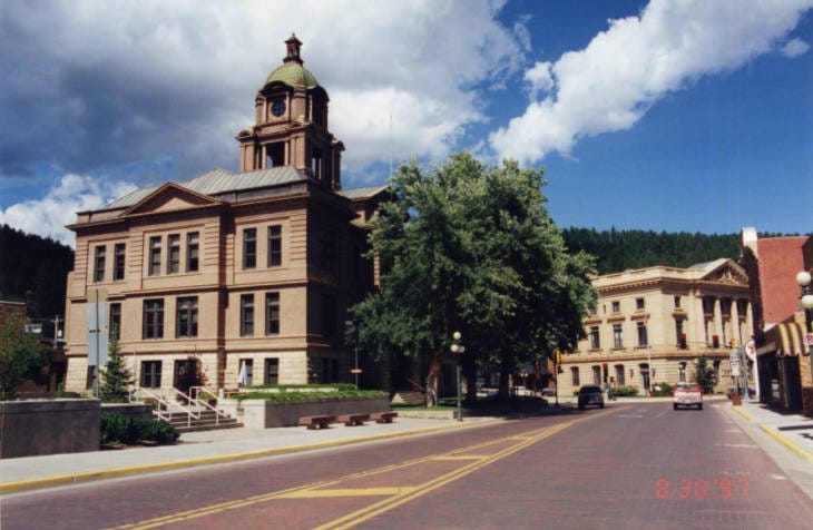 This image has an empty alt attribute; its file name is default.jpg